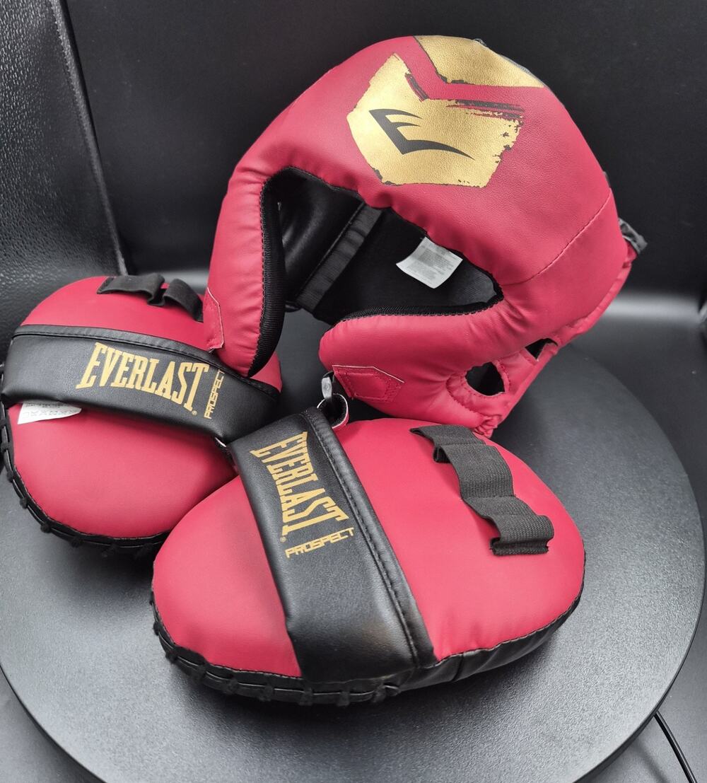 Everlast Prospect Focus Mitts Red & Gold Model P00003053 Boxing Training Pads